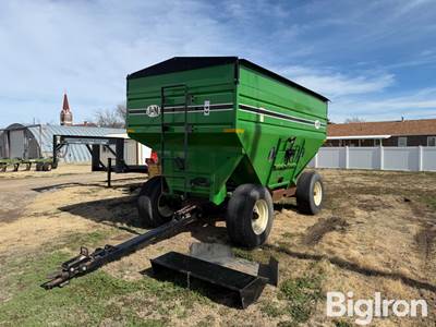 J&M 540-SD Gravity Wagon