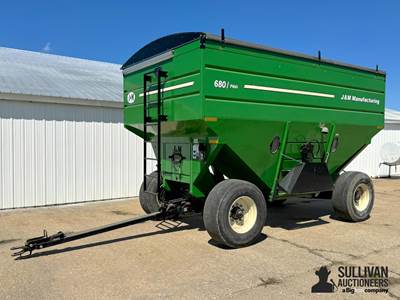 J&M 680/780 Gravity Wagon