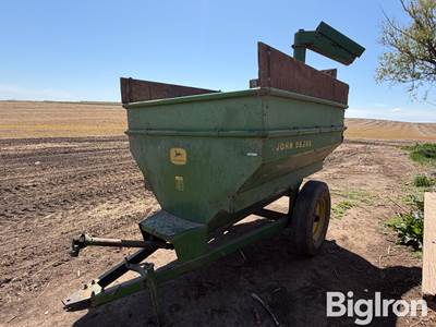 John Deere 68 Auger Wagon