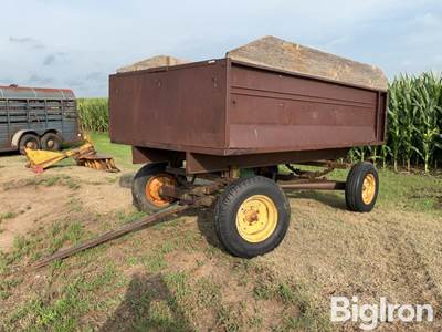 John Deere 11’ Dump Wagon