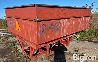 M & W 200 B Gravity Wagon Box