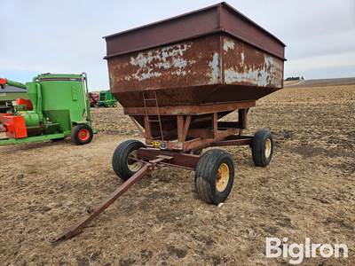 M&W 200B Gravity Wagon