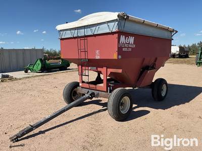M&W 2310 Gravity Flow Wagon