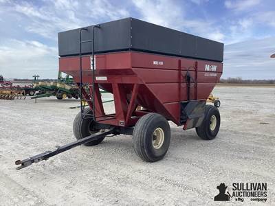 M&W 4250 Gravity Wagon
