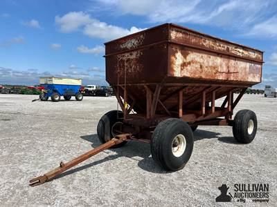 M&W Little Red Wagon Gravity Flow Wagon