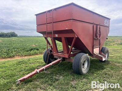 M&W Gravity Wagon