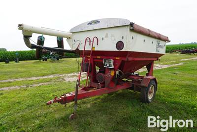 1992 Parker 1500 Weigh Wagon/Seed Tender w/Poly Flighting