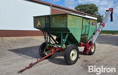 Parker 250 Gravity Wagon with Hydraulic Conveyor