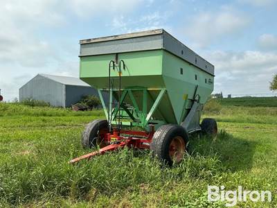 Parker 4800 Gravity Flow Harvest Wagon