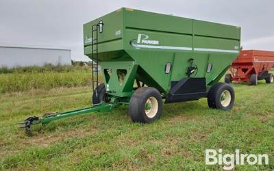 Parker 605 600 Bushel Gravity Wagon