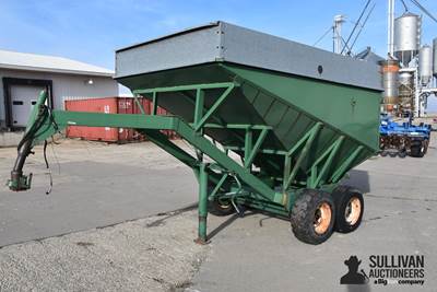 Grasshopper Gooseneck T/A Gravity Wagon