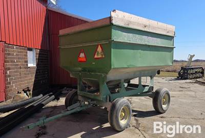 300 BU Gravity Wagon