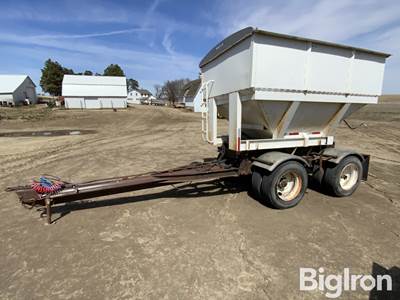 1980 T/A Grain Pup Trailer