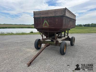 Gravity Flow Wagon