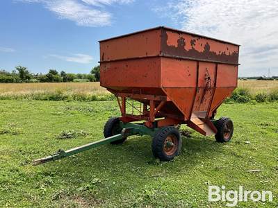 10’ Gravity Wagon On Hiniker Running Gear