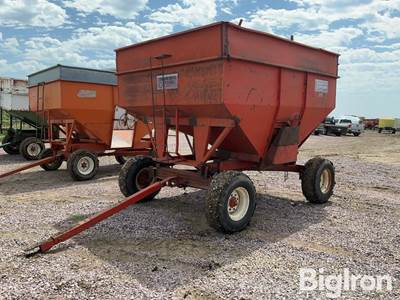 Unverferth 275 Gravity Wagon