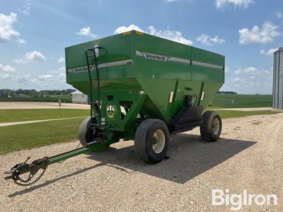 Unverferth 650 Gravity Wagon