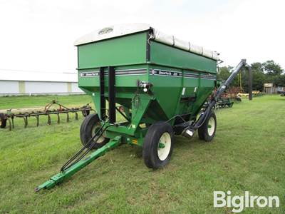 Unverferth GB325 Gravity Wagon w/Hydraulic Auger