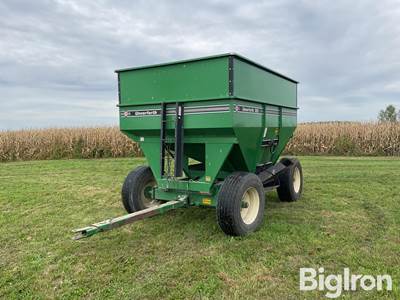 Unverferth GB325 Gravity Wagon