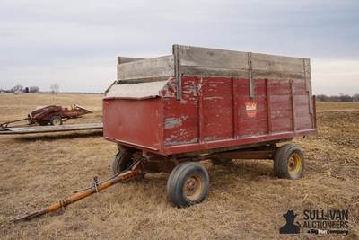Walsh MFG Barge Box w/Hoist