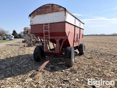 Year-A-Round Gravity Flow Wagon