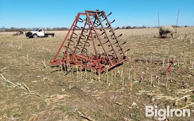International Mounted 22' Spring Tooth Harrow