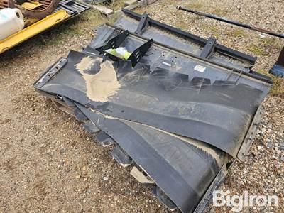 New Holland TR Combine Grain Tank Extension