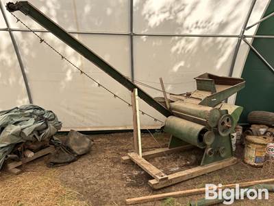 John Deere 4B Corn Sheller