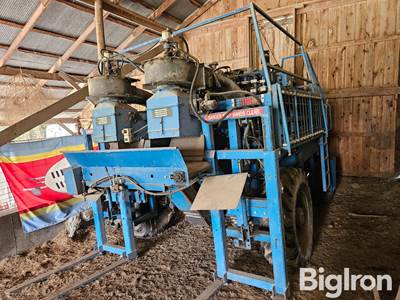 1995 Somerset SAM227 Self-Propelled Berry Harvesting Machine
