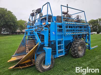1995 Somerset SAM227 Self-Propelled Berry Harvesting Machine