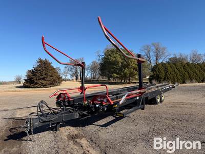 2021 Buhler Farm King 2450 14 Bale Pull-Type Bale Stacker/Mover