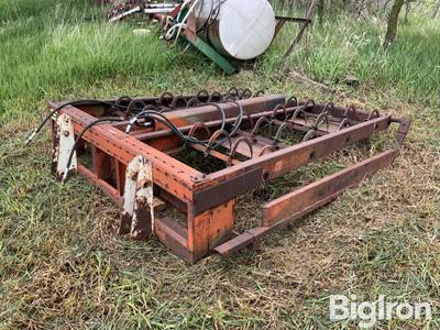 Farmhand 8-Bale Hay Grabber