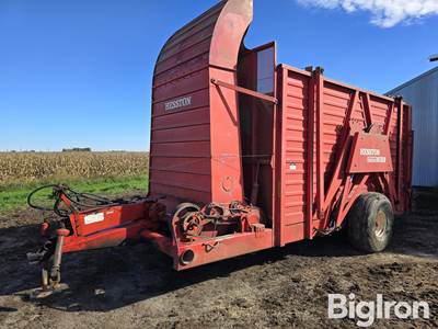 Hesston StakHand 30A Hand Hay Stacker