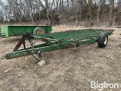 John Deere 200 Hay Mover