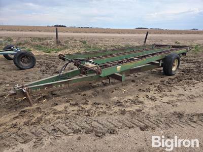 John Deere 200 Stack Mover