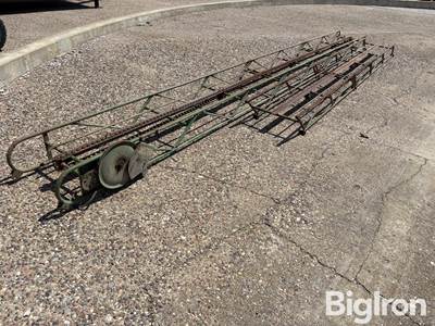 John Deere 200 Square Bale Conveyor