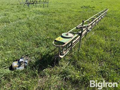 John Deere 33 20' Portable Bale Elevator