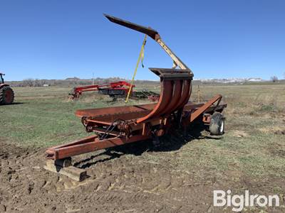 McKee BR Tilt Bed Bale-Rustler Trailer w/Hydraulic Pickup Arm