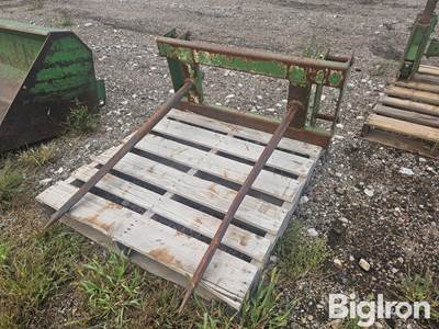 MDS 2102 Double Prong Bale Stabber For John Deere Loader