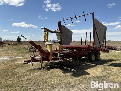 New Holland 1034 Small Square Bale Stacker