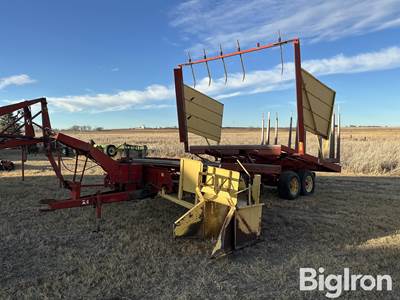 New Holland 1037 Stackliner T/A Small Square Bale Wagon
