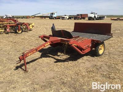 New Holland 144 Pull-Type Windrow Merger