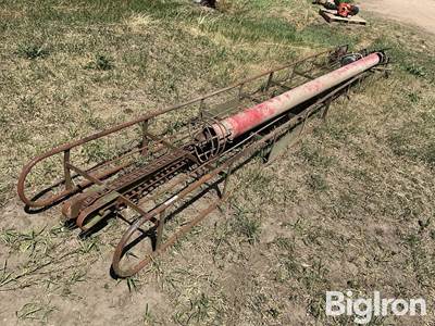 Square Bale Conveyor w/ Grain Auger