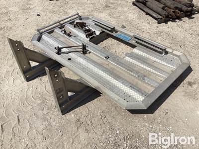 Merritt Headache Rack W/ Chain Holder