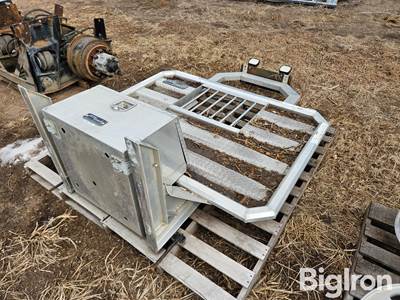 ProTech Aluminum Headache Rack w/Toolbox