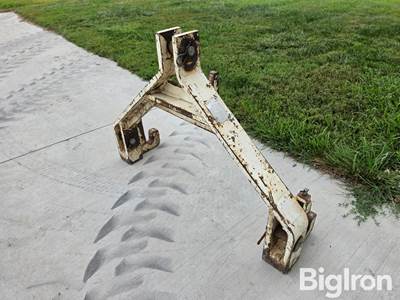 Metro Self-Hitch 3-Pt Quick Hitch