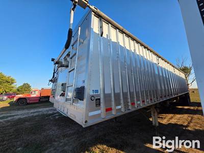 2025 Cornhusker 800 T/A Grain Trailer