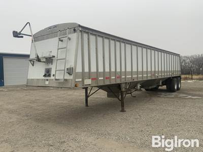 2004 Cornhusker 800ALSR 42’ T/A Grain Trailer