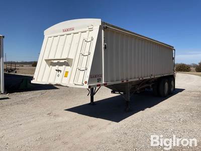1996 Dakota T/A 28' Hopper Grain Trailer