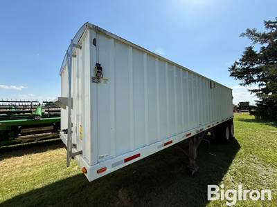2001 Independent Hawk Master 2802-SG 28' T/A Grain Trailer
